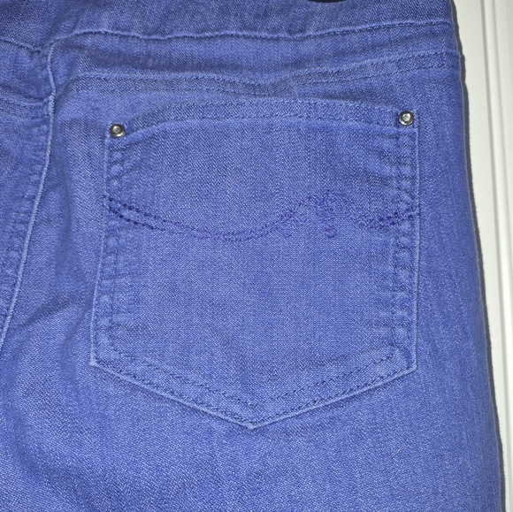 Stylish Blue Denim Pants - Picture 3 of 4
